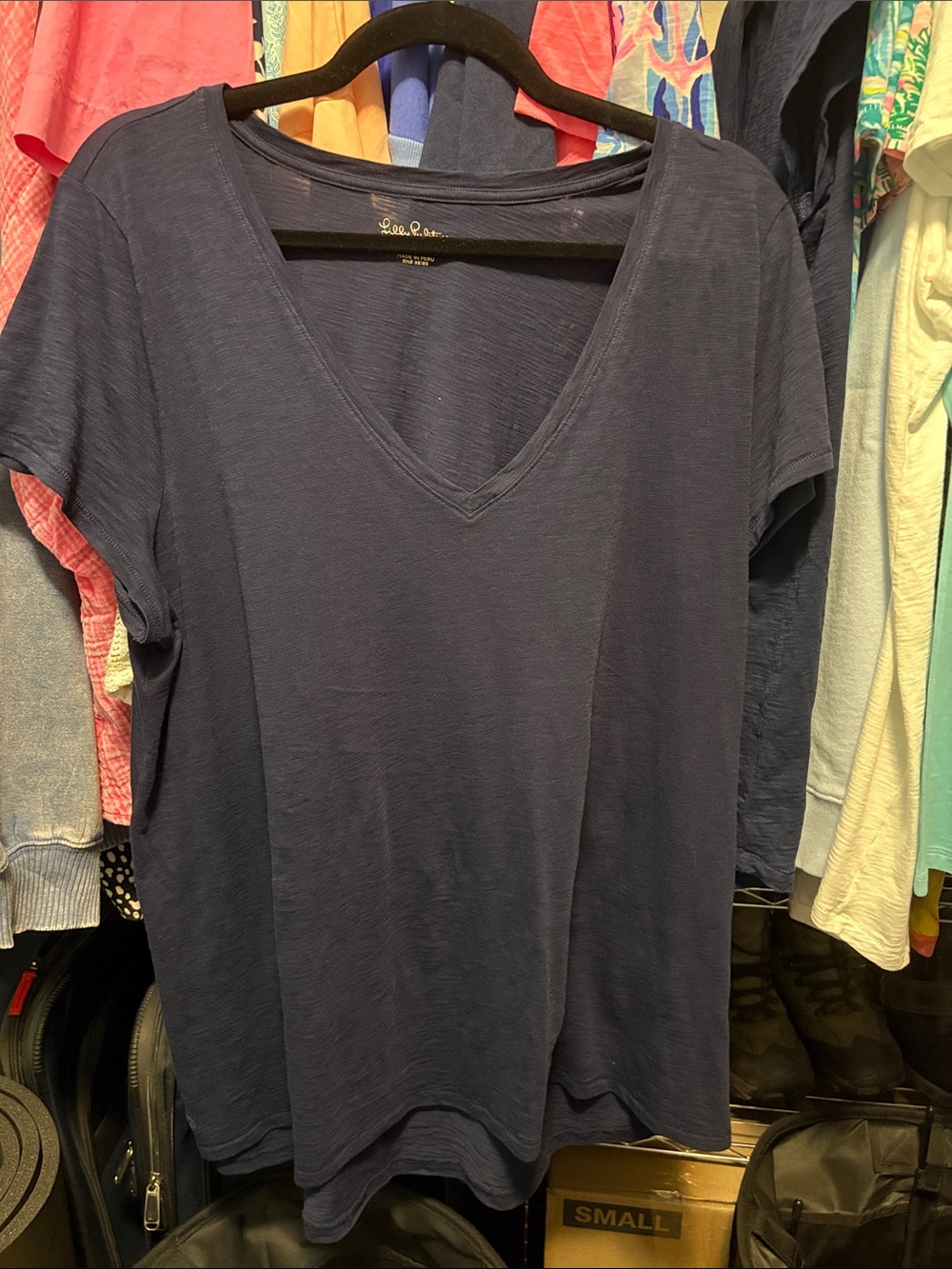 Lilly Pulitzer Navy V Neck 💯 Cotton Lightweight T-shirt